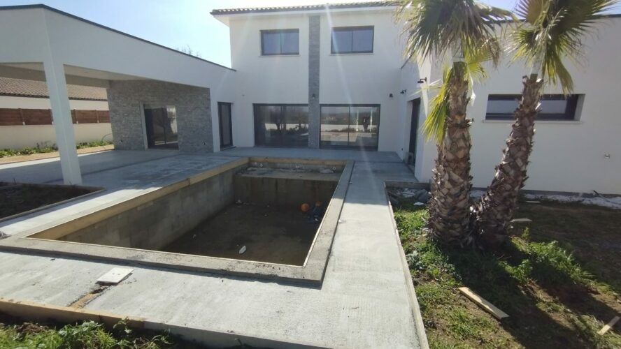 - Crepis-et-isolation-par-lexterieur-maison-moderne-1